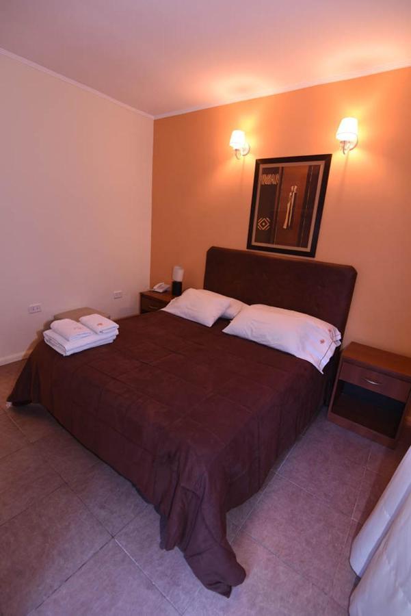 Hotel Aeropuerto Ezeiza Casa De Mr Монте Гранде Екстериор снимка