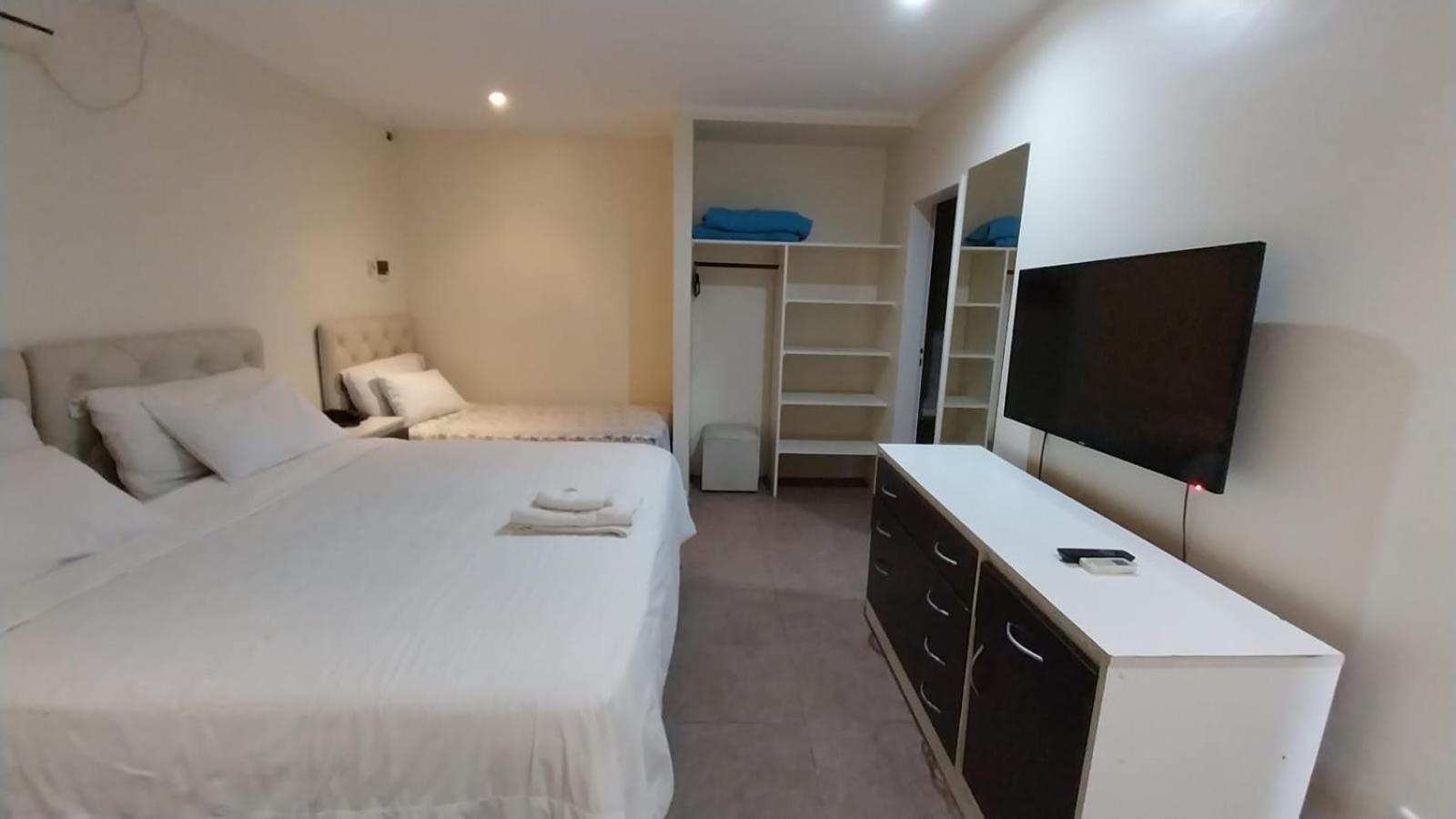 Hotel Aeropuerto Ezeiza Casa De Mr Монте Гранде Екстериор снимка