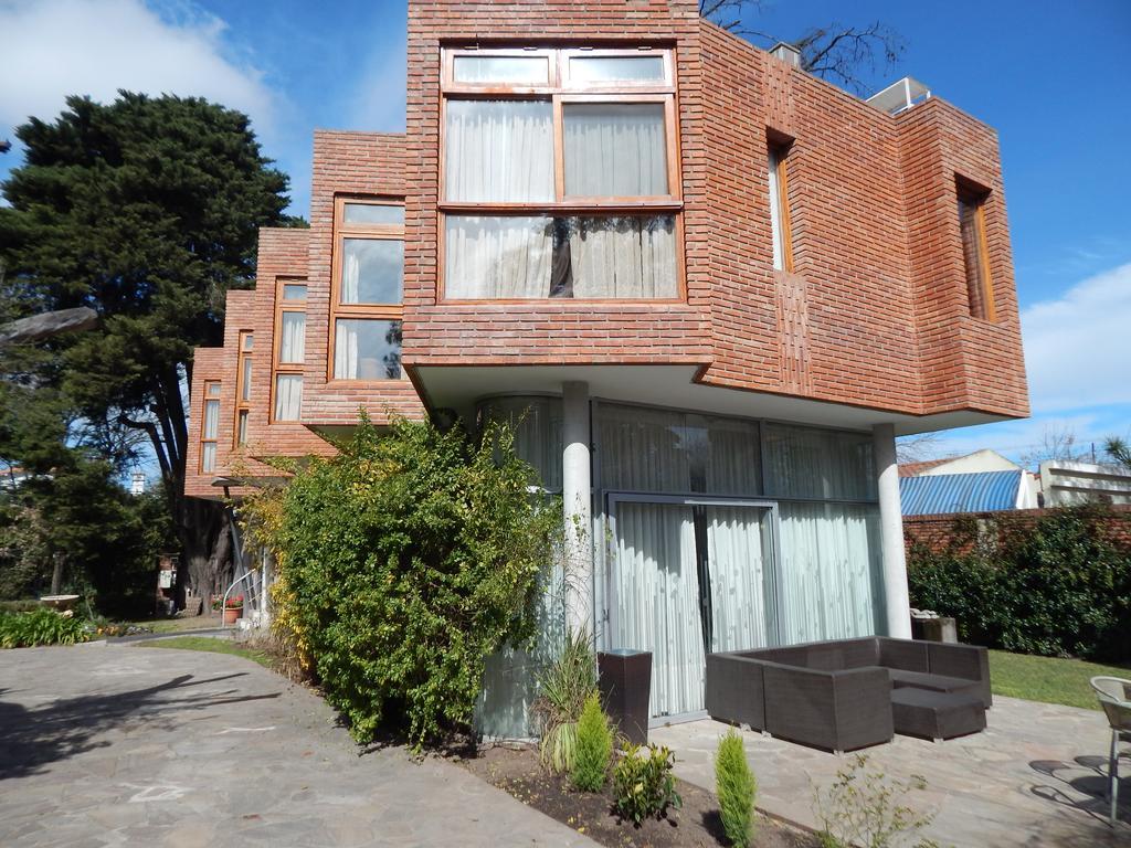 Hotel Aeropuerto Ezeiza Casa De Mr Монте Гранде Екстериор снимка