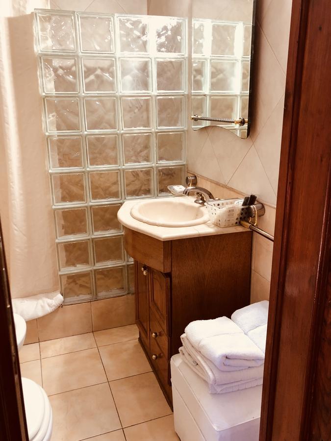 Hotel Aeropuerto Ezeiza Casa De Mr Монте Гранде Екстериор снимка