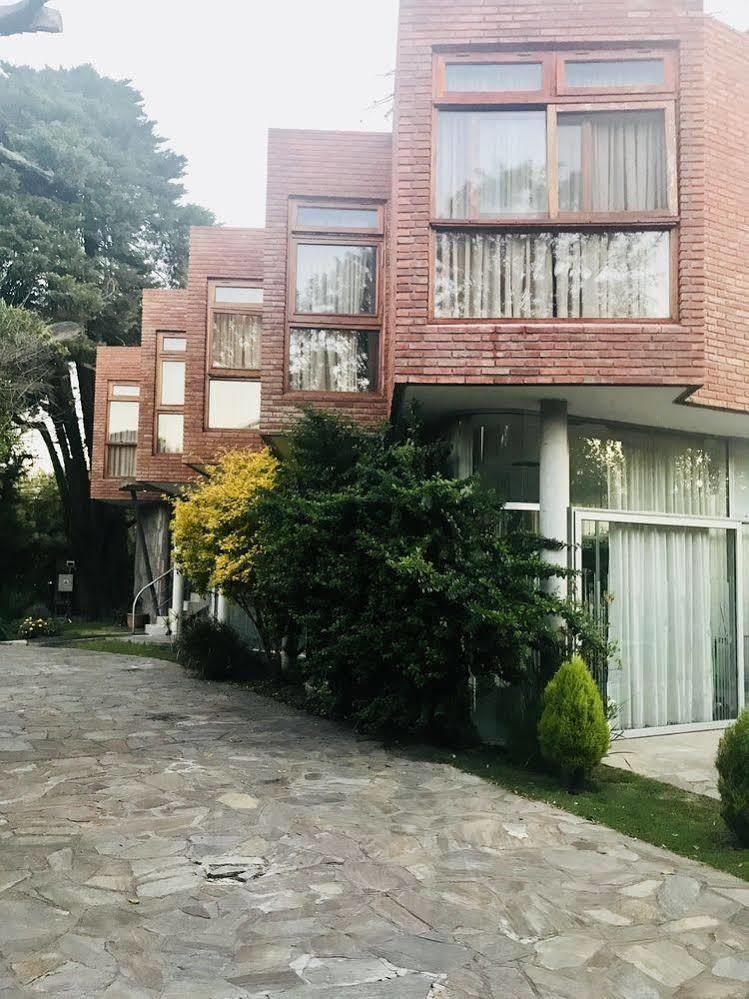Hotel Aeropuerto Ezeiza Casa De Mr Монте Гранде Екстериор снимка